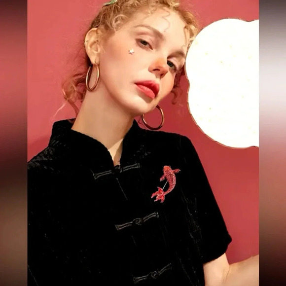 Sirena Blue Crystal Carp Fish Brooch - Picture 6 of 7